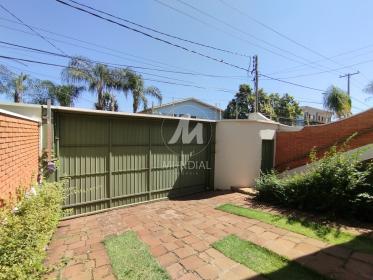 47 - Garagem/estacionamento
