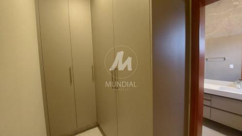 10 - Closet