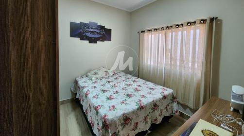 12 - Dormitorio