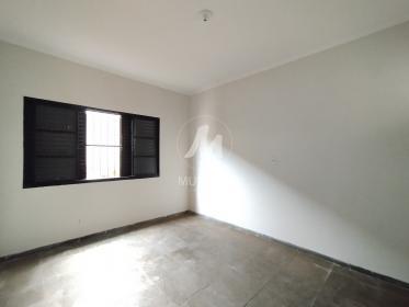 18 - Dormitorio