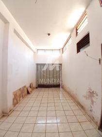 12 - Garagem/estacionamento