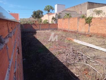 4 - Terreno/Lote