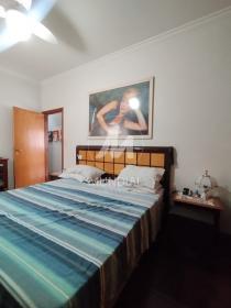 12 - Dormitorio