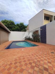24 - Piscina