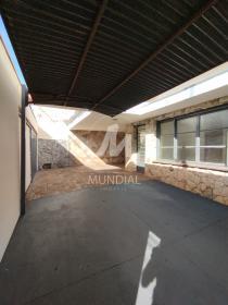 1 - Garagem/estacionamento