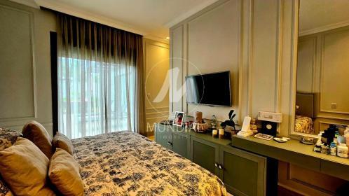 12 - Suite