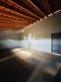 2 - Garagem/estacionamento
