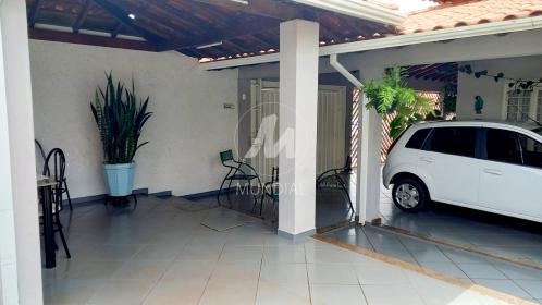 28 - Garagem/estacionamento