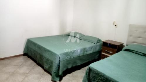12 - Dormitorio