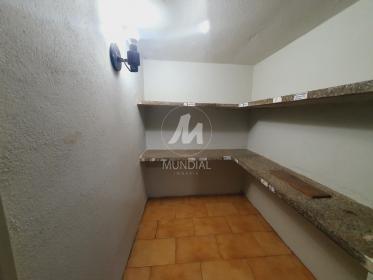 28 - Edicula