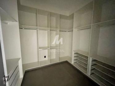 21 - Closet