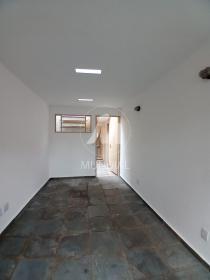 2 - Garagem/estacionamento