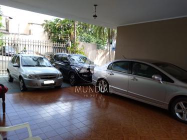 1 - Garagem/estacionamento
