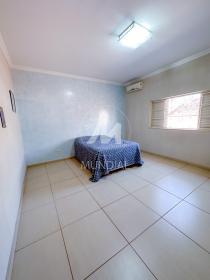 24 - Dormitorio