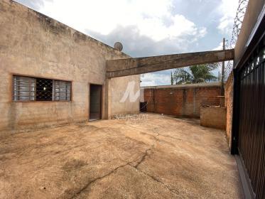 3 - Garagem/estacionamento