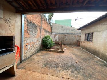 13 - Quintal/corredores