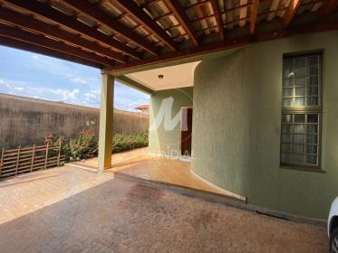 3 - Garagem/estacionamento