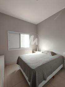 17 - Dormitorio