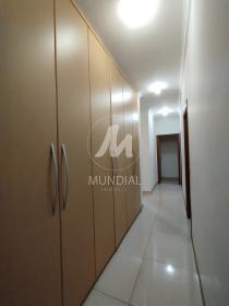 14 - Closet