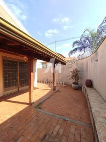 22 - Quintal/corredores