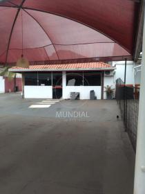 3 - Garagem/estacionamento