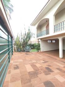 3 - Garagem/estacionamento