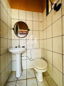 28 - Banheiro/lavabo