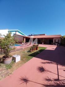 2 - Garagem/estacionamento