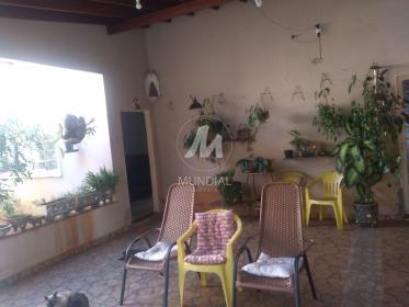 2 - Garagem/estacionamento