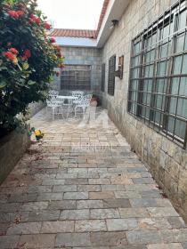 16 - Quintal/corredores