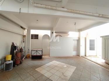 27 - Garagem/estacionamento