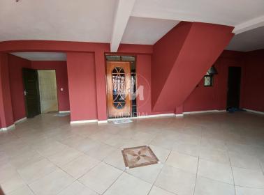 2 - Garagem/estacionamento