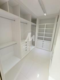 27 - Closet
