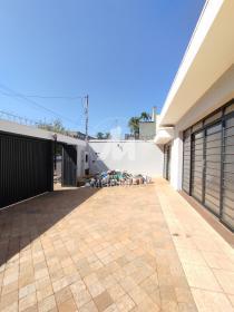 3 - Garagem/estacionamento