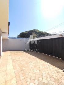 4 - Garagem/estacionamento