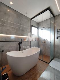 12 - Suite