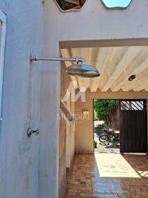 16 - Garagem/estacionamento