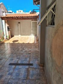 17 - Garagem/estacionamento