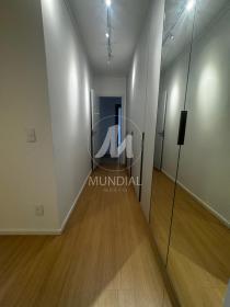 12 - Closet
