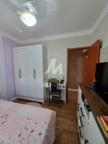 12 - Dormitorio