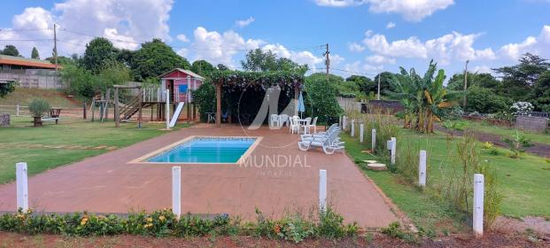 17 - Piscina