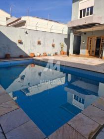 37 - Piscina