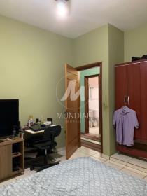 18 - Dormitorio
