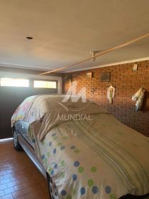 24 - Garagem/estacionamento