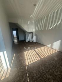 14 - Garagem/estacionamento