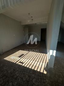 15 - Garagem/estacionamento