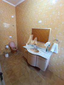 17 - Banheiro/lavabo