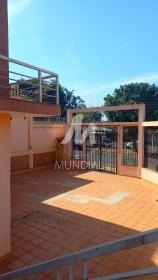 2 - Garagem/estacionamento