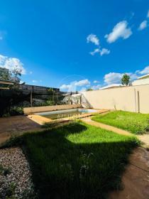 33 - Piscina