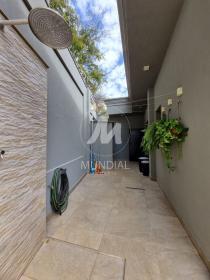 24 - Quintal/corredores
